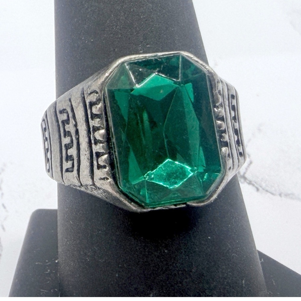 Green‎ Glass Statement Ring Size 9 Silver Tone Chunky Signet Greek Key Style